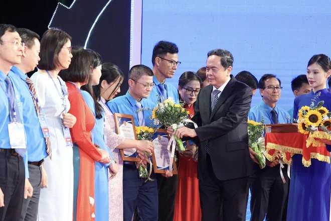 Chủ tịch công đoàn cơ sở xuất sắc là hiện thân của lớp cán bộ công đoàn thời kỳ mới