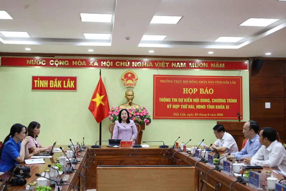 Chủ tịch HĐND tỉnh Đắk Lắk: "Chất vấn không phải để dồn ép, gây áp lực" Chủ tịch HĐND tỉnh Đắk Lắk: "Chất vấn không phải để dồn ép, gây áp lực"
