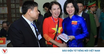 Chủ tịch HĐND TP Hà Nội bỏ phiếu tại khu vực bỏ phiếu số 17, phường Hà Đông