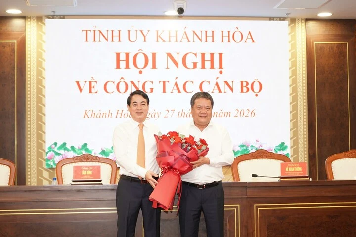 Chủ tịch Khánh Hòa Trần Phong được bầu giữ chức Bí thư Tỉnh ủy Chủ tịch Khánh Hòa Trần Phong được bầu giữ chức Bí thư Tỉnh ủy