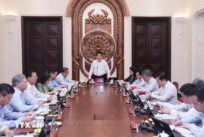 Chủ tịch nước chủ trì giao ban thường kỳ với Văn phòng Chủ tịch nước Chủ tịch nước chủ trì giao ban thường kỳ với Văn phòng Chủ tịch nước