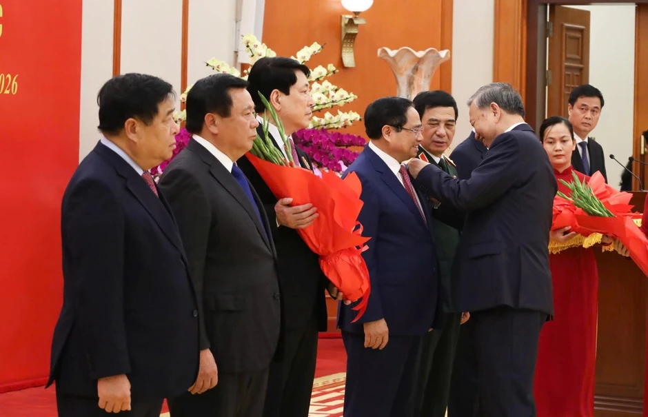 Chủ tịch nước, Thủ tướng và nhiều lãnh đạo cấp cao được tặng Huân chương Chủ tịch nước, Thủ tướng và nhiều lãnh đạo cấp cao được tặng Huân chương