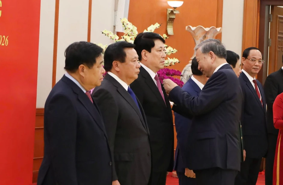 Chủ tịch nước, Thủ tướng và nhiều lãnh đạo cấp cao được tặng Huân chương Chủ tịch nước, Thủ tướng và nhiều lãnh đạo cấp cao được tặng Huân chương