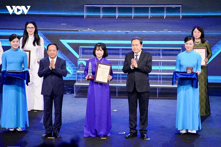 Chủ tịch Quốc hội: Báo chí nói lên sự thật, củng cố niềm tin Chủ tịch Quốc hội: Báo chí nói lên sự thật, củng cố niềm tin
