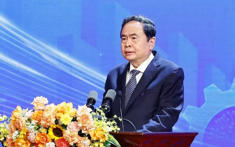 Chủ tịch Quốc hội: Các cấp công đoàn tập trung nâng cao năng suất lao động và tăng trưởng hai con số Chủ tịch Quốc hội: Các cấp công đoàn tập trung nâng cao năng suất lao động và tăng trưởng hai con số