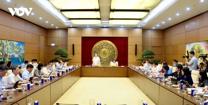 Chủ tịch Quốc hội: Cần phải có cách làm mới, suy nghĩ mới, hành động mới Chủ tịch Quốc hội: Cần phải có cách làm mới, suy nghĩ mới, hành động mới