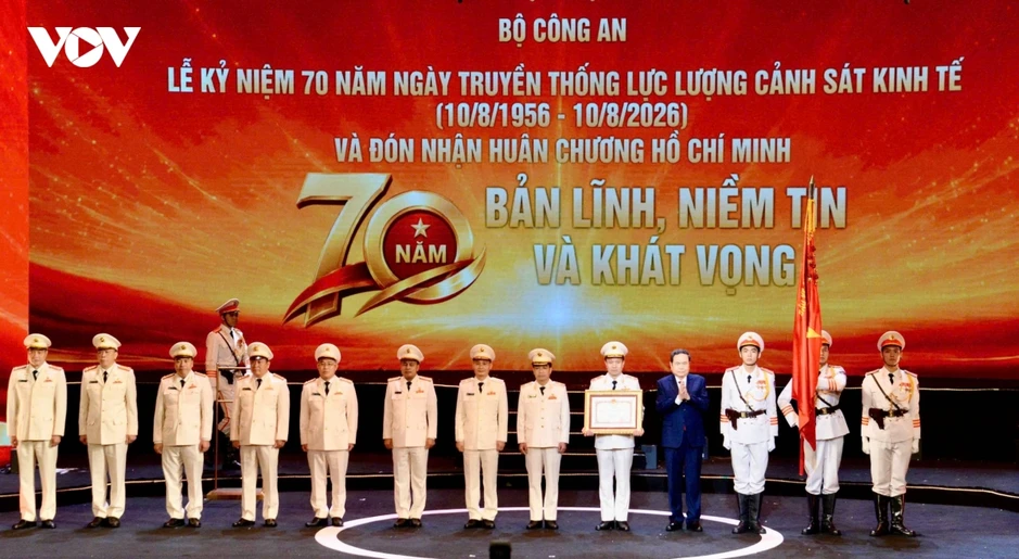 Chủ tịch Quốc hội: Cảnh sát kinh tế là “thanh bảo kiếm” chống tội phạm Chủ tịch Quốc hội: Cảnh sát kinh tế là “thanh bảo kiếm” chống tội phạm