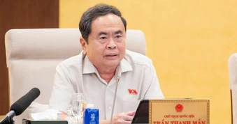 Chủ tịch Quốc hội: Cắt giảm thủ tục hành chính đừng để “bình mới rượu cũ”