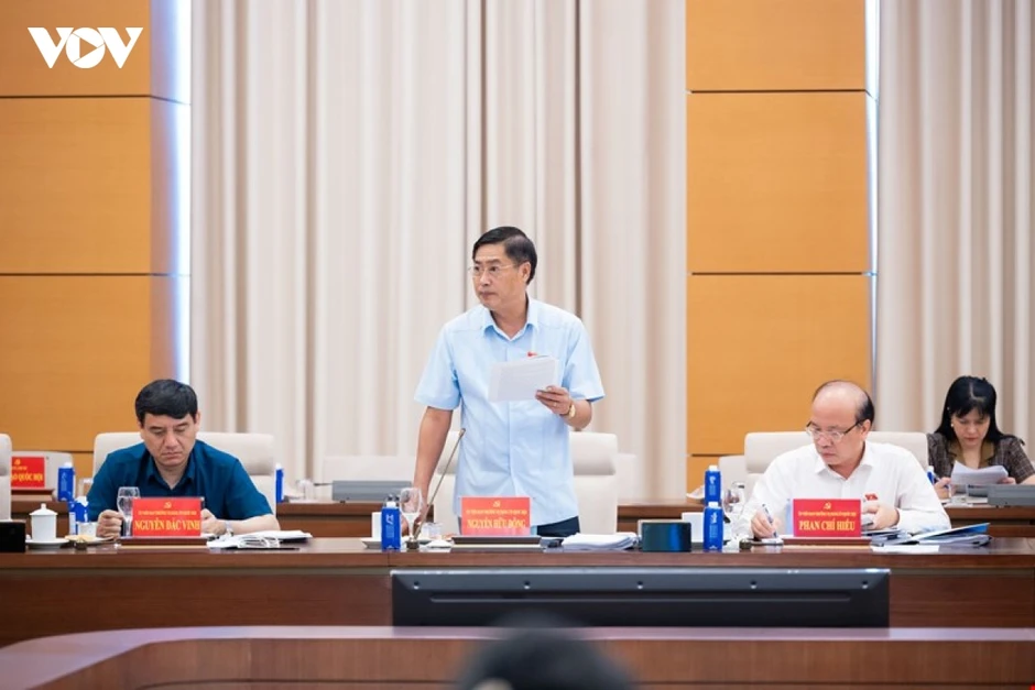 Chủ tịch Quốc hội chủ trì hội nghị về sắp xếp bộ máy, công tác cán bộ Chủ tịch Quốc hội chủ trì hội nghị về sắp xếp bộ máy, công tác cán bộ