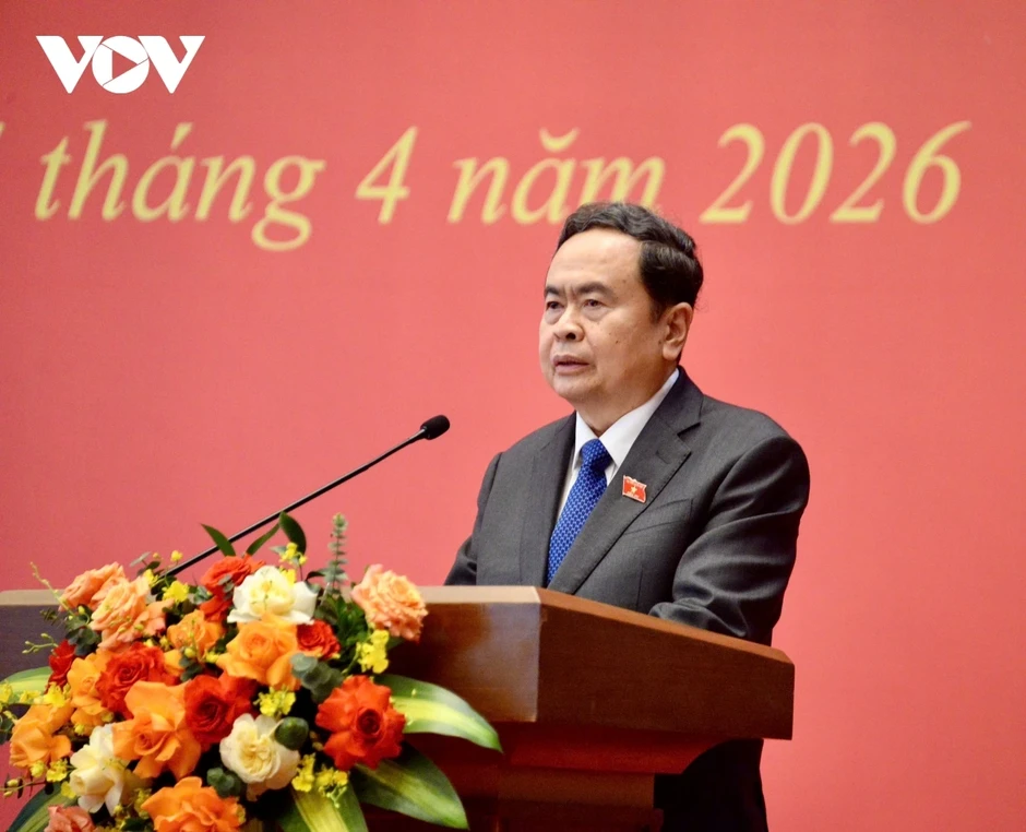 Chủ tịch Quốc hội chủ trì Lễ công bố và trao các Nghị quyết về công tác cán bộ Chủ tịch Quốc hội chủ trì Lễ công bố và trao các Nghị quyết về công tác cán bộ