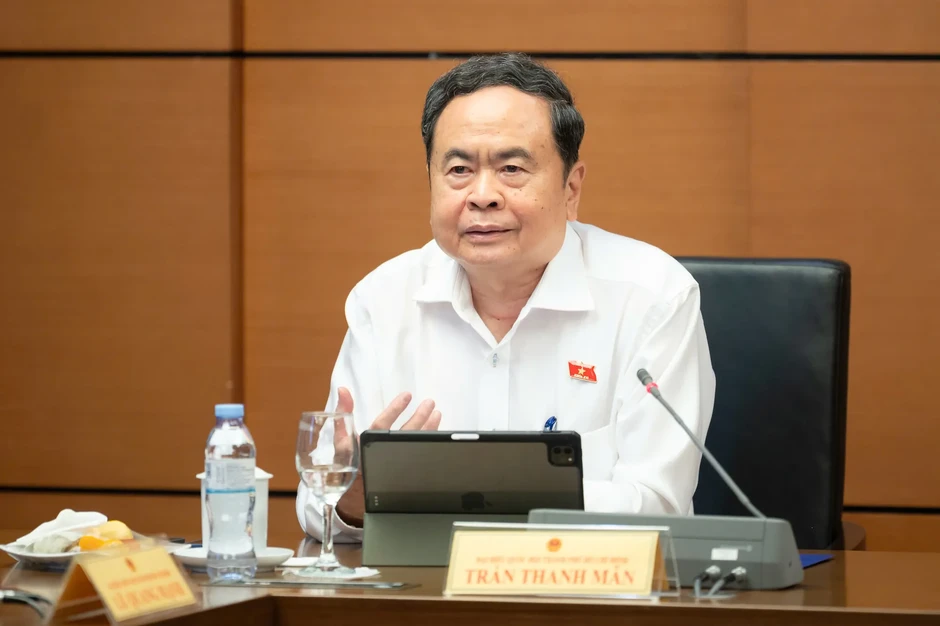 Chủ tịch Quốc hội: Chuyển từ phổ biến pháp luật dàn trải sang có trọng tâm, sát với nhu cầu người dân Chủ tịch Quốc hội: Chuyển từ phổ biến pháp luật dàn trải sang có trọng tâm, sát với nhu cầu người dân