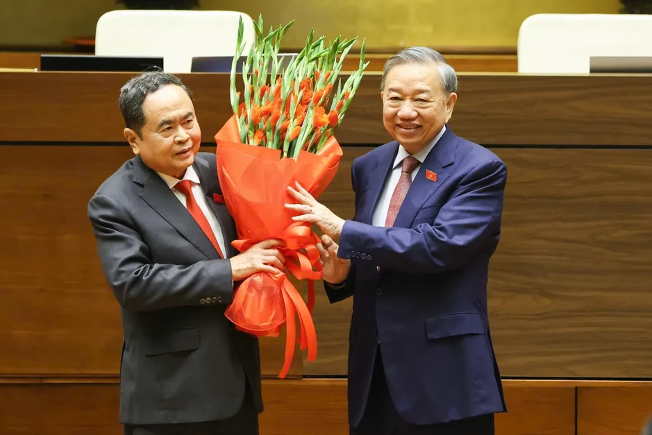 Chủ tịch Quốc hội: Cống hiến hết sức mình, phụng sự Tổ quốc, phục vụ Nhân dân Chủ tịch Quốc hội: Cống hiến hết sức mình, phụng sự Tổ quốc, phục vụ Nhân dân