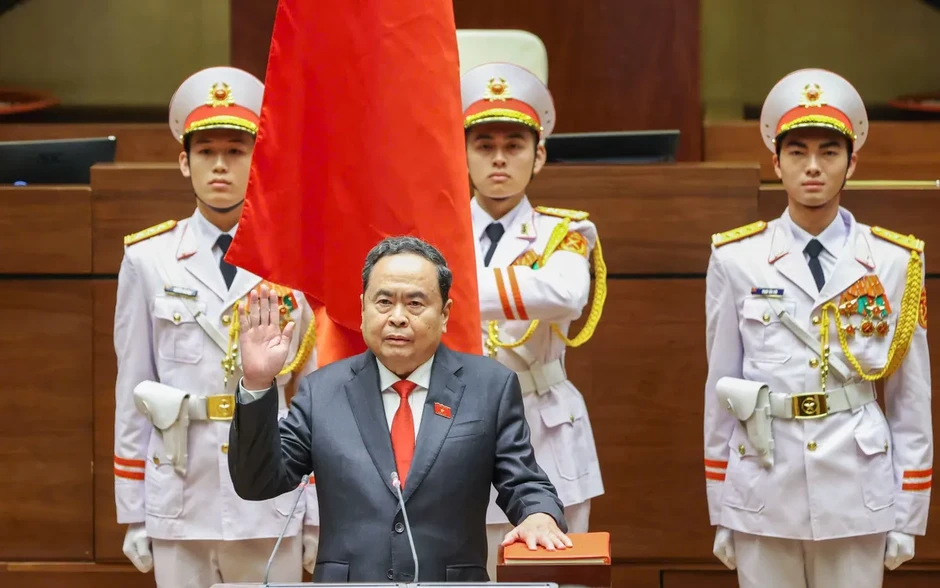 Chủ tịch Quốc hội: Cống hiến hết sức mình, phụng sự Tổ quốc, phục vụ Nhân dân Chủ tịch Quốc hội: Cống hiến hết sức mình, phụng sự Tổ quốc, phục vụ Nhân dân