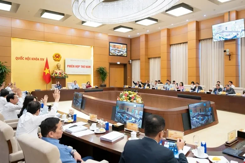 Chủ tịch Quốc hội: Cuộc bầu cử thắng lợi rất lớn, tỷ lệ cử tri đi bầu cao nhất từ trước đến nay Chủ tịch Quốc hội: Cuộc bầu cử thắng lợi rất lớn, tỷ lệ cử tri đi bầu cao nhất từ trước đến nay