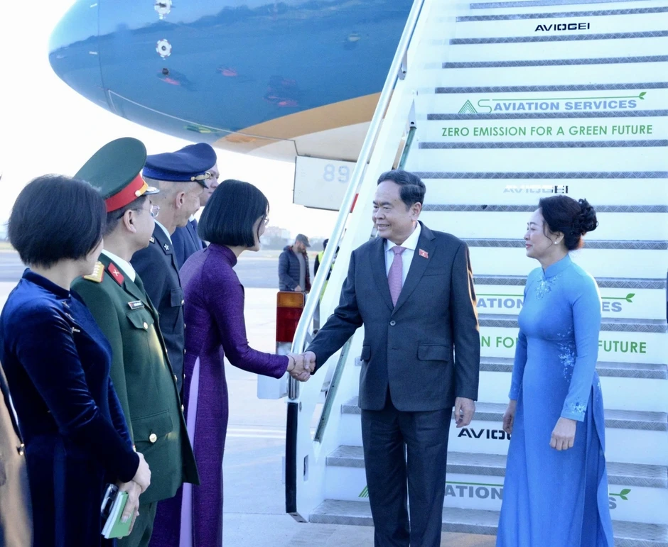 Chủ tịch Quốc hội đến Rome, bắt đầu chuyến thăm chính thức Cộng hòa Italia Chủ tịch Quốc hội đến Rome, bắt đầu chuyến thăm chính thức Cộng hòa Italia