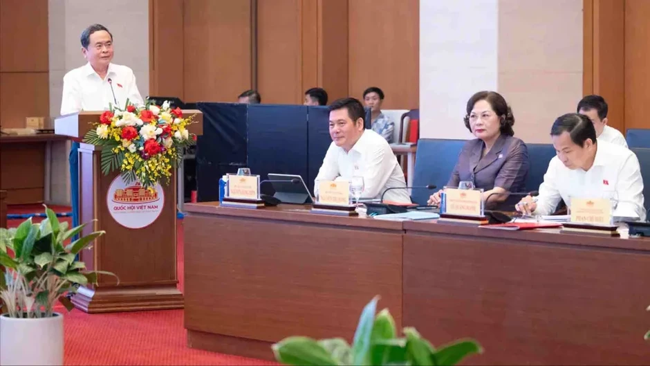 Chủ tịch Quốc hội “điểm danh” các luật chậm ban hành, kém chất lượng Chủ tịch Quốc hội “điểm danh” các luật chậm ban hành, kém chất lượng