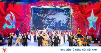 Chủ tịch Quốc hội dự Chương trình nghệ thuật chính luận "Nắng Ba Đình"
