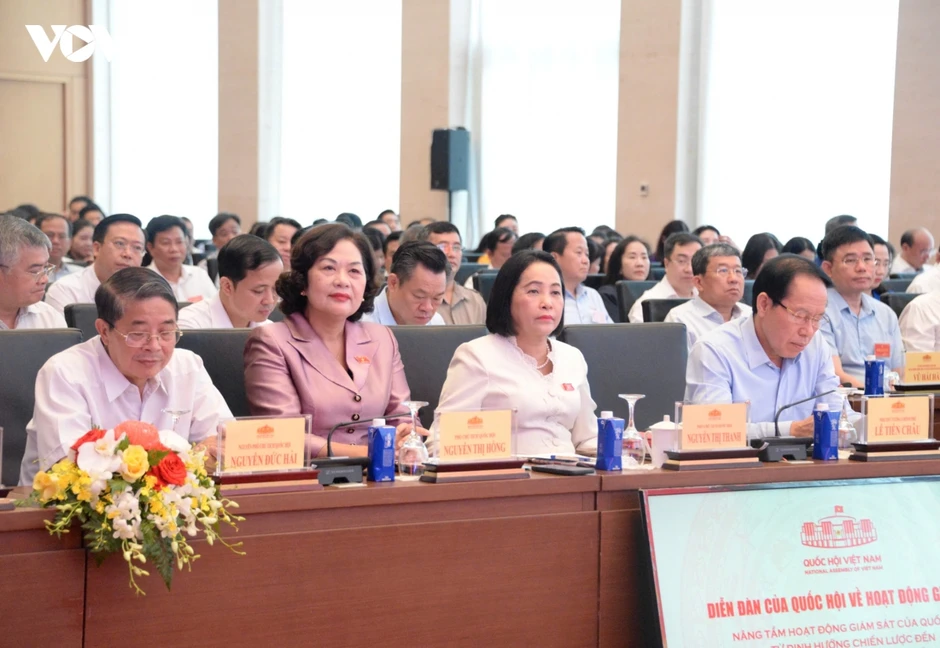Chủ tịch Quốc hội: Giám sát phải tháo gỡ điểm nghẽn, cảnh báo rủi ro Chủ tịch Quốc hội: Giám sát phải tháo gỡ điểm nghẽn, cảnh báo rủi ro