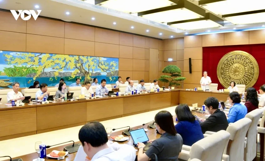 Chủ tịch Quốc hội: Giám sát phải thực chất, thường xuyên, thiết thực và hiệu quả Chủ tịch Quốc hội: Giám sát phải thực chất, thường xuyên, thiết thực và hiệu quả
