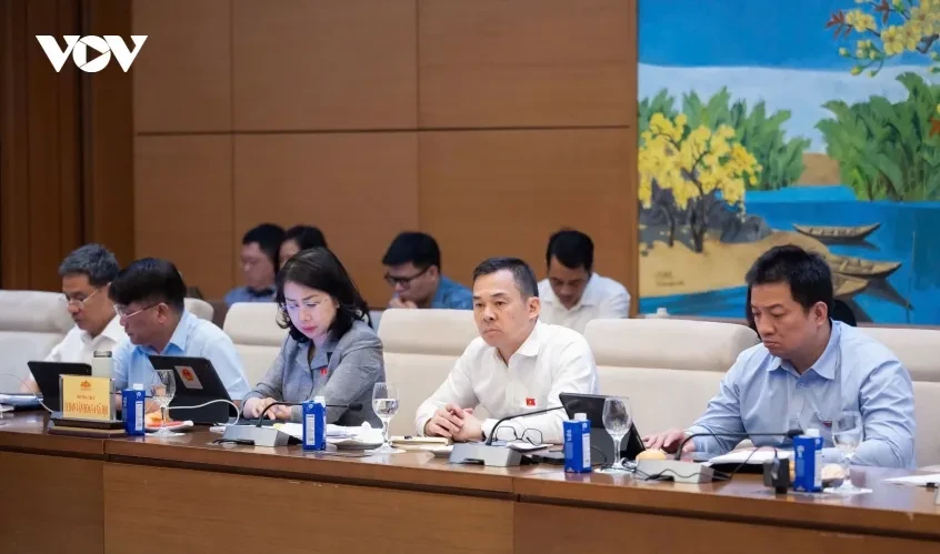Chủ tịch Quốc hội: Giám sát phải thực chất, thường xuyên, thiết thực và hiệu quả Chủ tịch Quốc hội: Giám sát phải thực chất, thường xuyên, thiết thực và hiệu quả