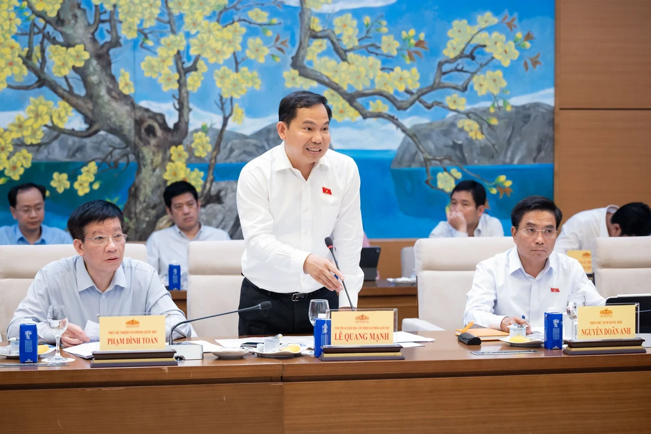 Chủ tịch Quốc hội: Không để tình trạng bộ máy đã sắp xếp nhưng cách làm vẫn cũ Chủ tịch Quốc hội: Không để tình trạng bộ máy đã sắp xếp nhưng cách làm vẫn cũ