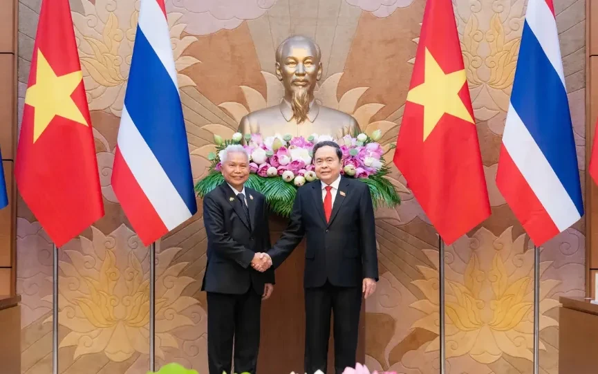 Chủ tịch Quốc hội kiêm Chủ tịch Hạ viện Vương quốc Thái Lan kết thúc chuyến thăm chính thức Việt Nam Chủ tịch Quốc hội kiêm Chủ tịch Hạ viện Vương quốc Thái Lan kết thúc chuyến thăm chính thức Việt Nam