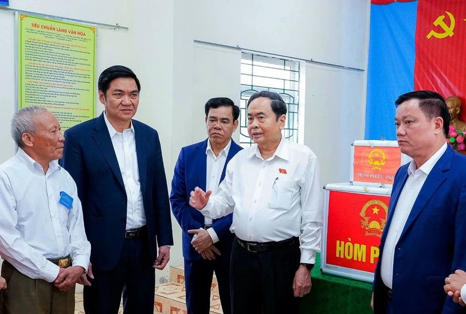Chủ tịch Quốc hội: Làm hòm phiếu di động, đảm bảo không bỏ sót cử tri Chủ tịch Quốc hội: Làm hòm phiếu di động, đảm bảo không bỏ sót cử tri