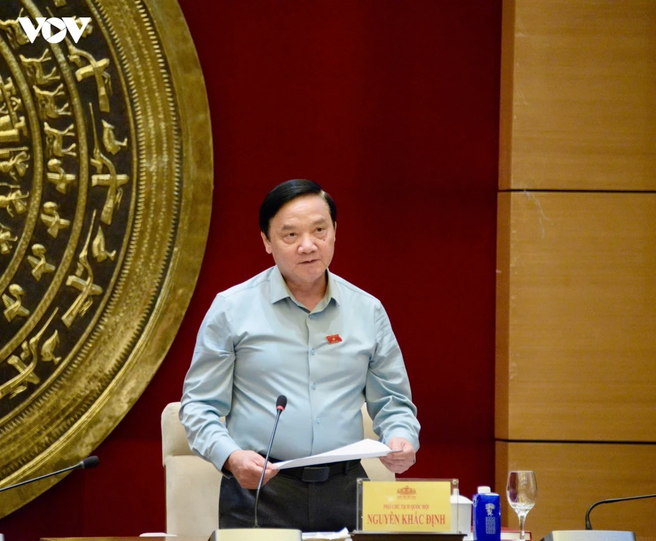 Chủ tịch Quốc hội làm việc với Thường trực Ủy ban Pháp luật và Tư pháp Chủ tịch Quốc hội làm việc với Thường trực Ủy ban Pháp luật và Tư pháp