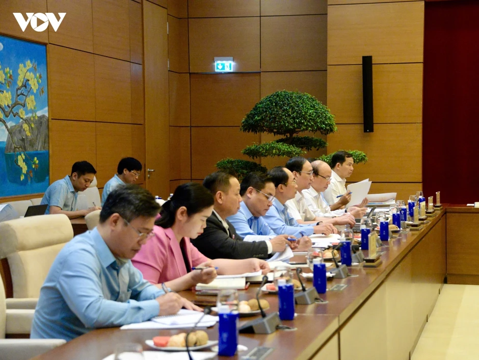 Chủ tịch Quốc hội lưu ý tháo gỡ điểm nghẽn trong chính sách dân tộc Chủ tịch Quốc hội lưu ý tháo gỡ điểm nghẽn trong chính sách dân tộc