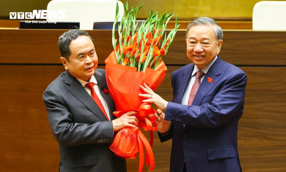 Chủ tịch Quốc hội phát biểu nhậm chức: Đổi mới mạnh mẽ tư duy lập pháp Chủ tịch Quốc hội phát biểu nhậm chức: Đổi mới mạnh mẽ tư duy lập pháp