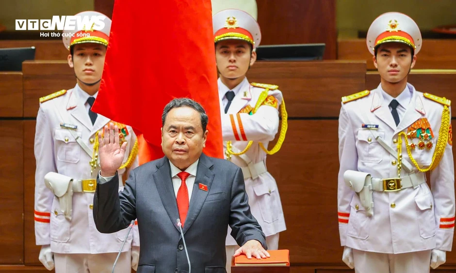 Chủ tịch Quốc hội phát biểu nhậm chức: Đổi mới mạnh mẽ tư duy lập pháp Chủ tịch Quốc hội phát biểu nhậm chức: Đổi mới mạnh mẽ tư duy lập pháp