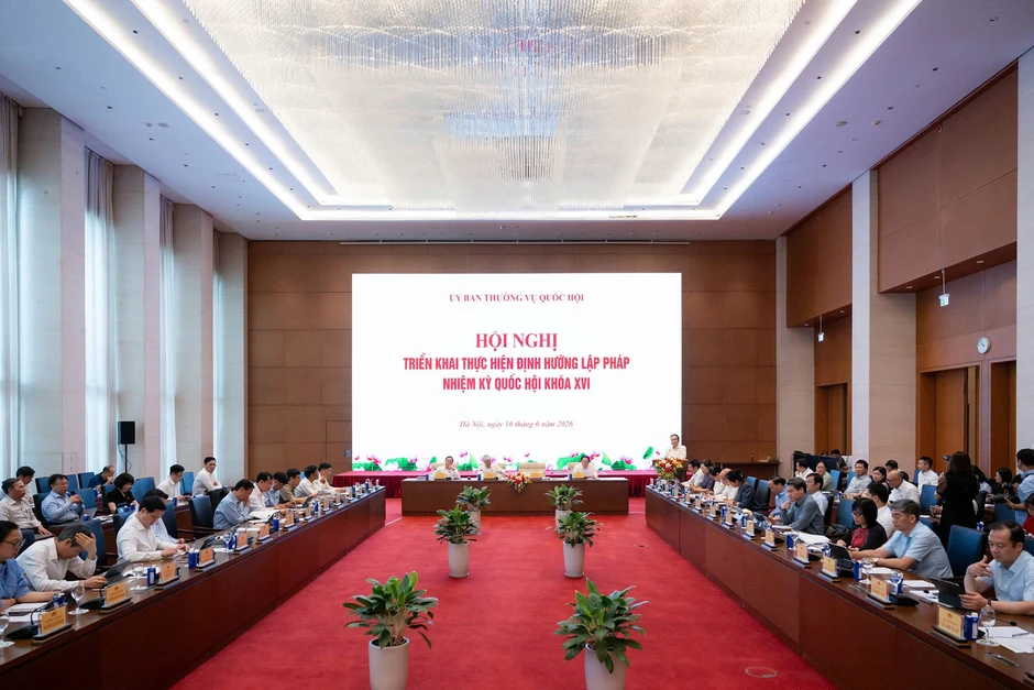 Chủ tịch Quốc hội phê bình tình trạng chậm ban hành văn bản quy định chi tiết