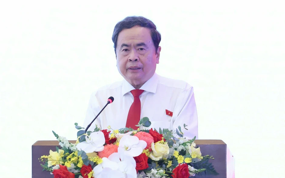 Chủ tịch Quốc hội: "Không giám sát vấn đề mới bằng tư duy, phương thức cũ" Chủ tịch Quốc hội: "Không giám sát vấn đề mới bằng tư duy, phương thức cũ"