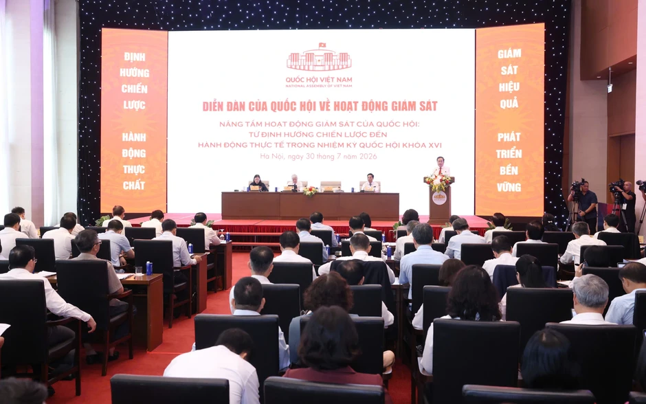 Chủ tịch Quốc hội: "Không giám sát vấn đề mới bằng tư duy, phương thức cũ" Chủ tịch Quốc hội: "Không giám sát vấn đề mới bằng tư duy, phương thức cũ"