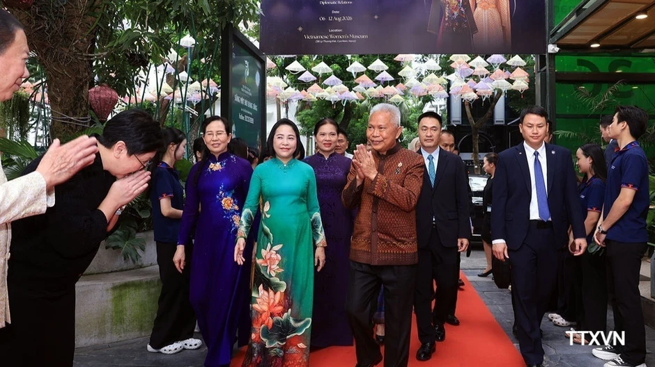 Chủ tịch Quốc hội Thái Lan dự lễ khai mạc Triển lãm kỷ niệm 50 năm thiết lập quan hệ ngoại giao Việt Nam-Thái Lan Chủ tịch Quốc hội Thái Lan dự lễ khai mạc Triển lãm kỷ niệm 50 năm thiết lập quan hệ ngoại giao Việt Nam-Thái Lan