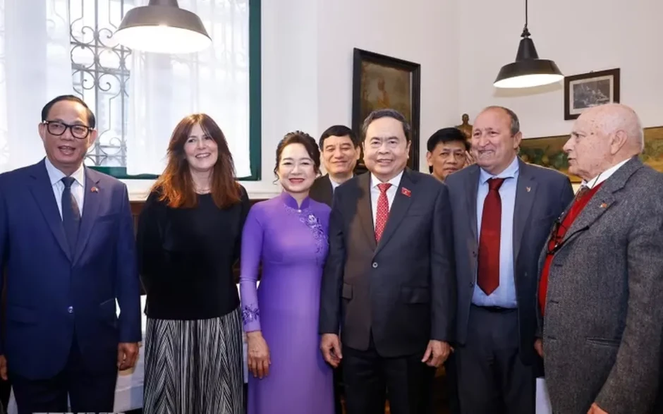Chủ tịch Quốc hội thăm nơi lưu dấu ấn Chủ tịch Hồ Chí Minh tại thành phố Milan