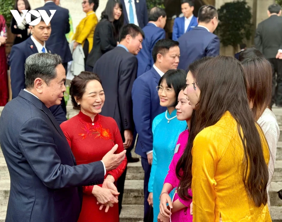 Chủ tịch Quốc hội: Tổ quốc dõi theo và tự hào về người con Việt Nam xa xứ Chủ tịch Quốc hội: Tổ quốc dõi theo và tự hào về người con Việt Nam xa xứ