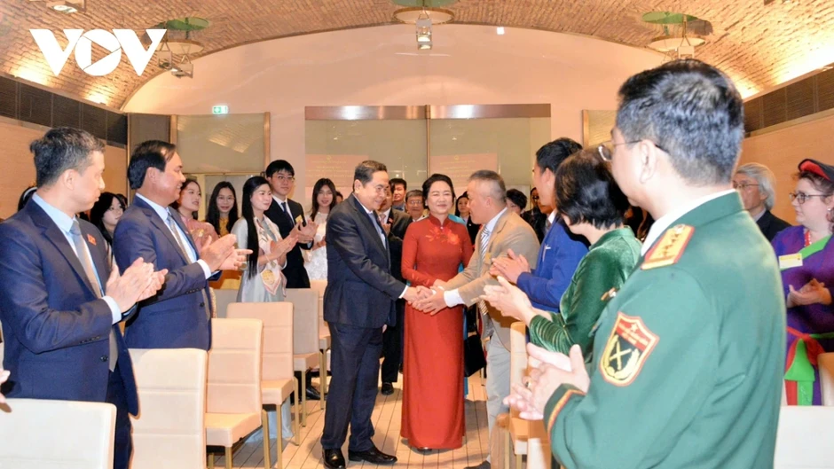 Chủ tịch Quốc hội: Tổ quốc dõi theo và tự hào về người con Việt Nam xa xứ Chủ tịch Quốc hội: Tổ quốc dõi theo và tự hào về người con Việt Nam xa xứ