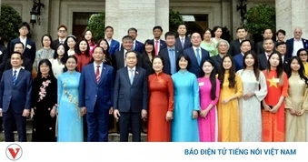 Chủ tịch Quốc hội: Tổ quốc dõi theo và tự hào về người con Việt Nam xa xứ