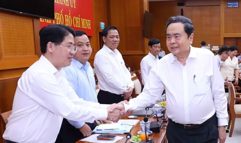 Chủ tịch Quốc hội: TP Hồ Chí Minh khẩn trương hoàn thiện dự thảo Luật Đô thị đặc biệt Chủ tịch Quốc hội: TP Hồ Chí Minh khẩn trương hoàn thiện dự thảo Luật Đô thị đặc biệt