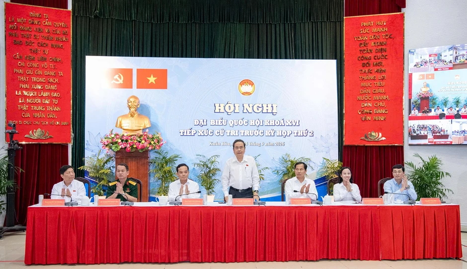 Chủ tịch Quốc hội: TPHCM cần tăng trưởng mạnh mẽ hơn nữa Chủ tịch Quốc hội: TPHCM cần tăng trưởng mạnh mẽ hơn nữa