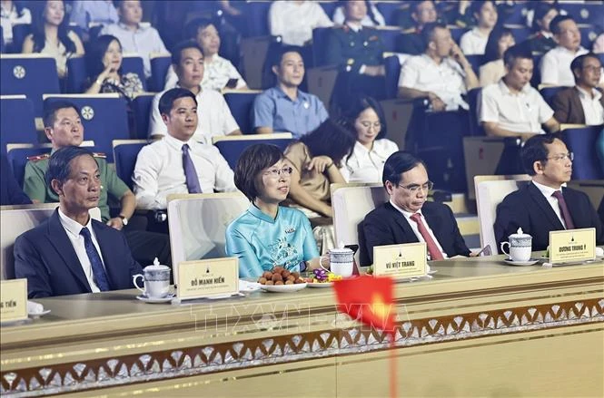 Chủ tịch Quốc hội Trần Thanh Mẫn: Báo chí tiếp tục dùng ngòi bút sắc bén để phụng sự Tổ quốc, phục vụ Nhân dân Chủ tịch Quốc hội Trần Thanh Mẫn: Báo chí tiếp tục dùng ngòi bút sắc bén để phụng sự Tổ quốc, phục vụ Nhân dân