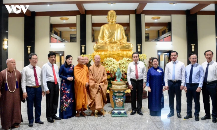 Chủ tịch Quốc hội Trần Thanh Mẫn chúc mừng Đại lễ Phật đản tại TP.HCM Chủ tịch Quốc hội Trần Thanh Mẫn chúc mừng Đại lễ Phật đản tại TP.HCM