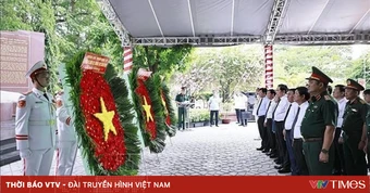 Chủ tịch Quốc hội Trần Thanh Mẫn dâng hương tri ân các Anh hùng liệt sĩ tại TP Hồ Chí Minh
