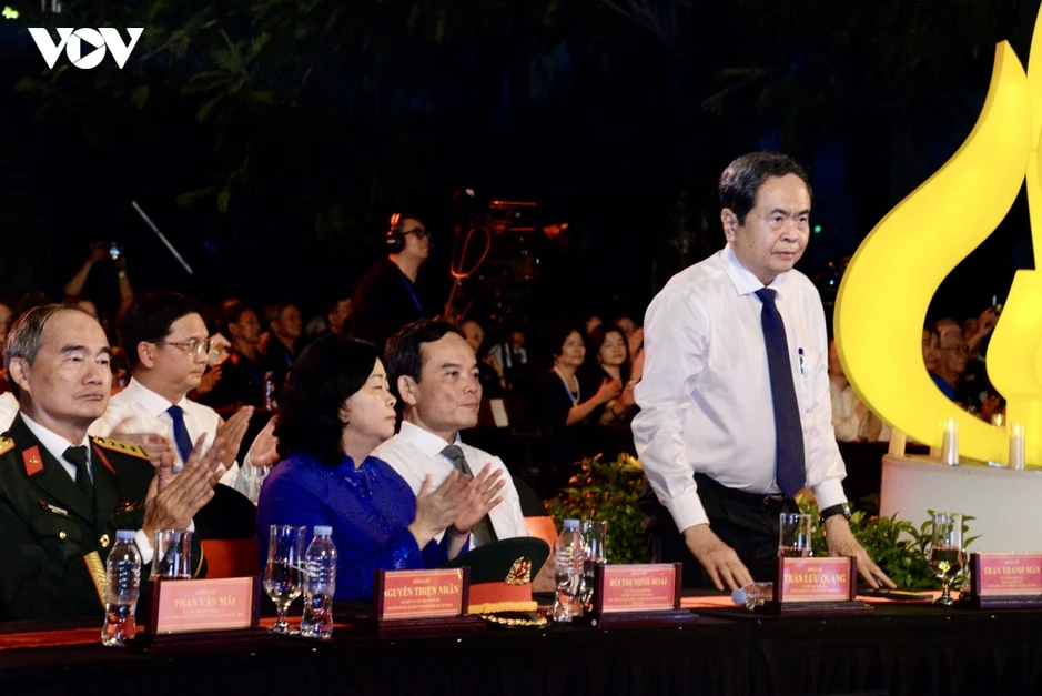Chủ tịch Quốc hội Trần Thanh Mẫn dự Chương trình cầu truyền hình tại TP.HCM Chủ tịch Quốc hội Trần Thanh Mẫn dự Chương trình cầu truyền hình tại TP.HCM