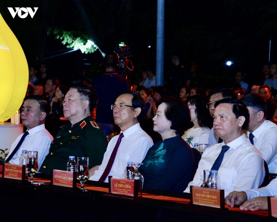 Chủ tịch Quốc hội Trần Thanh Mẫn dự Chương trình cầu truyền hình tại TP.HCM Chủ tịch Quốc hội Trần Thanh Mẫn dự Chương trình cầu truyền hình tại TP.HCM