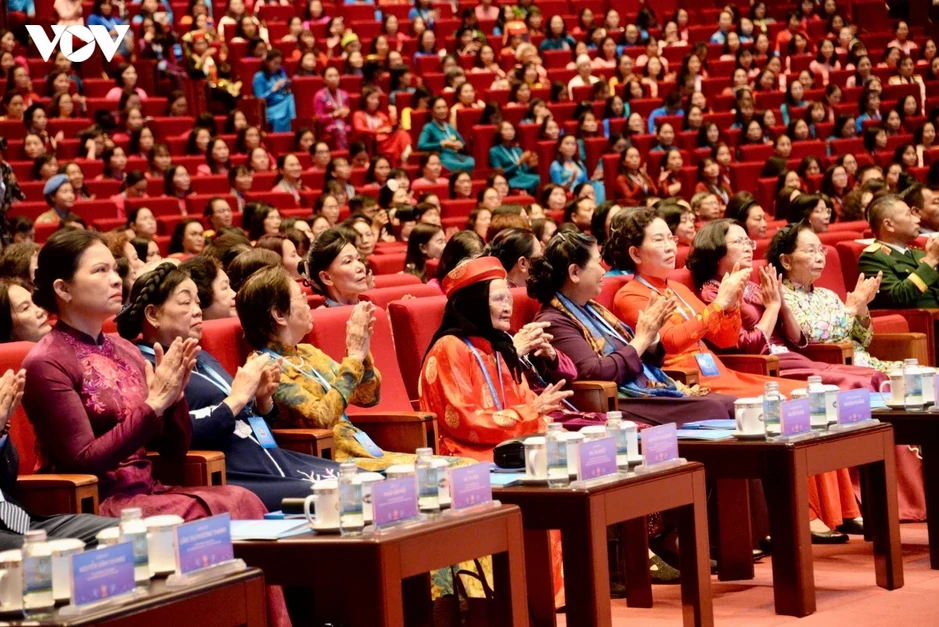 Chủ tịch Quốc hội Trần Thanh Mẫn dự Đại hội Đại biểu Phụ nữ toàn quốc lần thứ XIV Chủ tịch Quốc hội Trần Thanh Mẫn dự Đại hội Đại biểu Phụ nữ toàn quốc lần thứ XIV