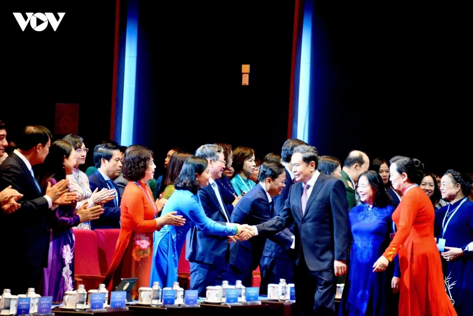 Chủ tịch Quốc hội Trần Thanh Mẫn dự Đại hội Đại biểu Phụ nữ toàn quốc lần thứ XIV Chủ tịch Quốc hội Trần Thanh Mẫn dự Đại hội Đại biểu Phụ nữ toàn quốc lần thứ XIV