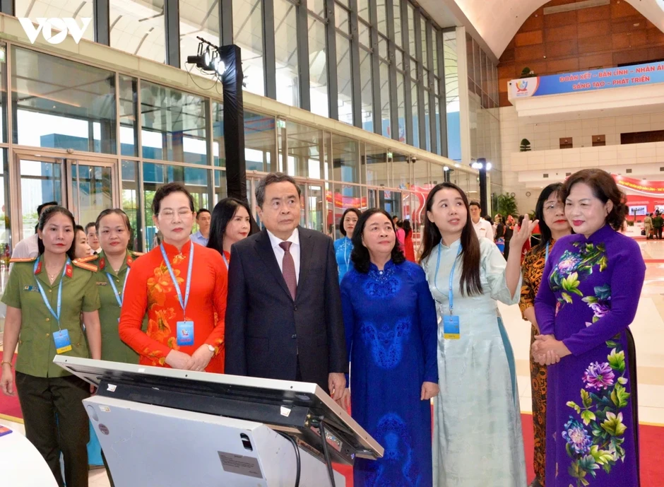 Chủ tịch Quốc hội Trần Thanh Mẫn dự Đại hội Đại biểu Phụ nữ toàn quốc lần thứ XIV Chủ tịch Quốc hội Trần Thanh Mẫn dự Đại hội Đại biểu Phụ nữ toàn quốc lần thứ XIV