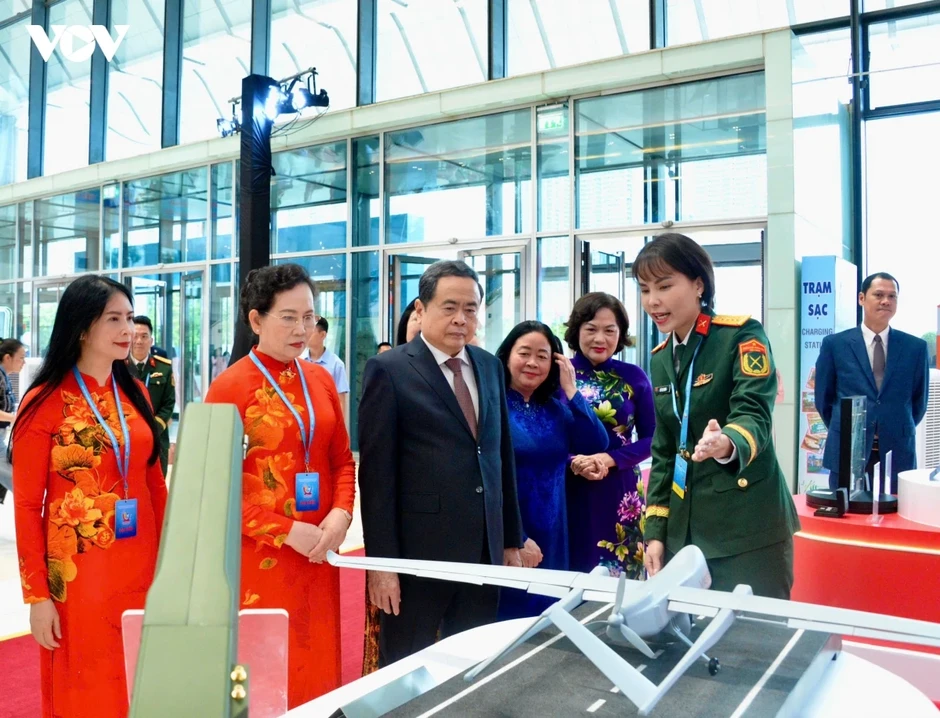 Chủ tịch Quốc hội Trần Thanh Mẫn dự Đại hội Đại biểu Phụ nữ toàn quốc lần thứ XIV Chủ tịch Quốc hội Trần Thanh Mẫn dự Đại hội Đại biểu Phụ nữ toàn quốc lần thứ XIV